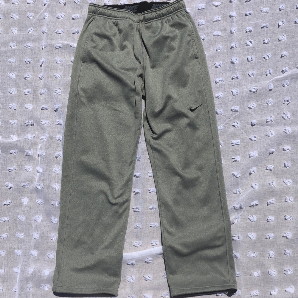 Nike Therma-Fit Sweatpants